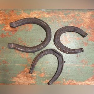 Vintage Rusted Horseshoes - Set of 3 - Rustic Decor